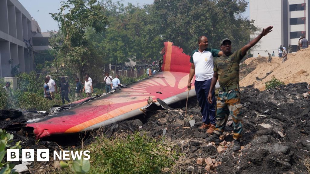 Cockpit audio deepens mystery of Flight 171